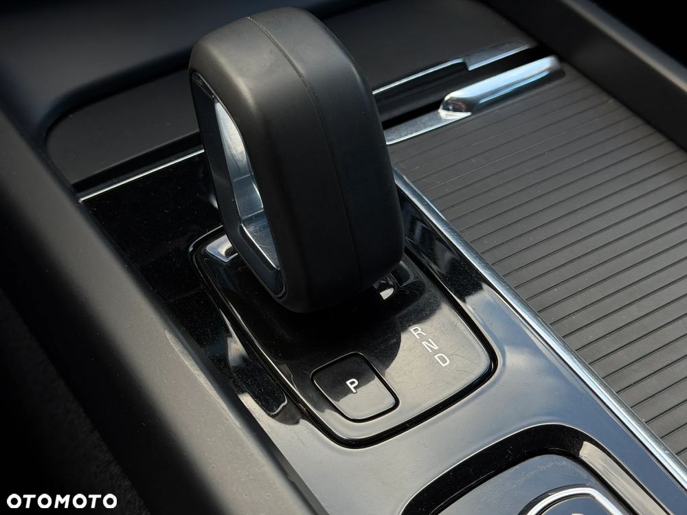 Volvo XC 60 B4 B Momentum - 19