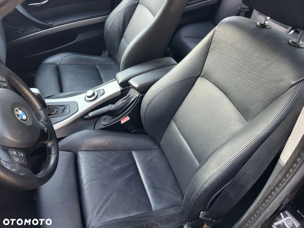 BMW Seria 3 325xi - 26
