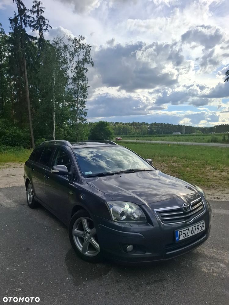 Toyota Avensis 2.2 D-CAT Executive - 1