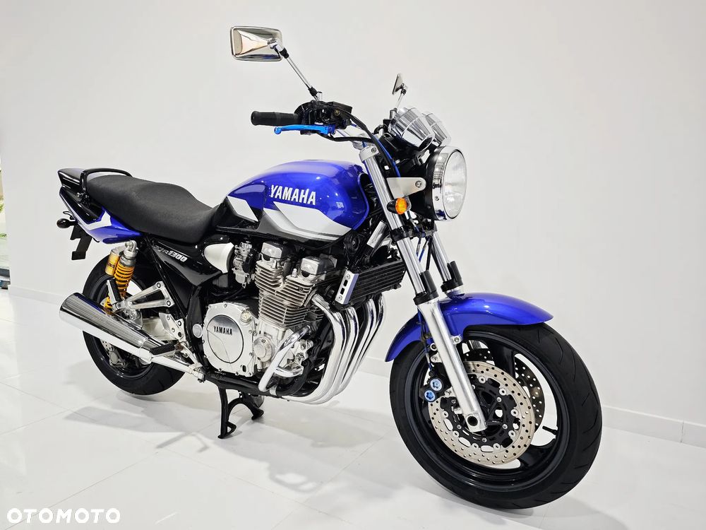 Yamaha XJR - 3