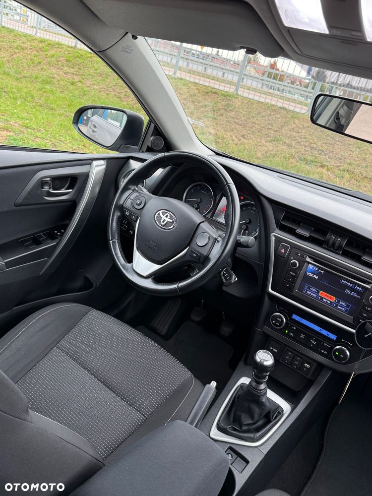 Toyota Auris 1.6 Prestige - 11