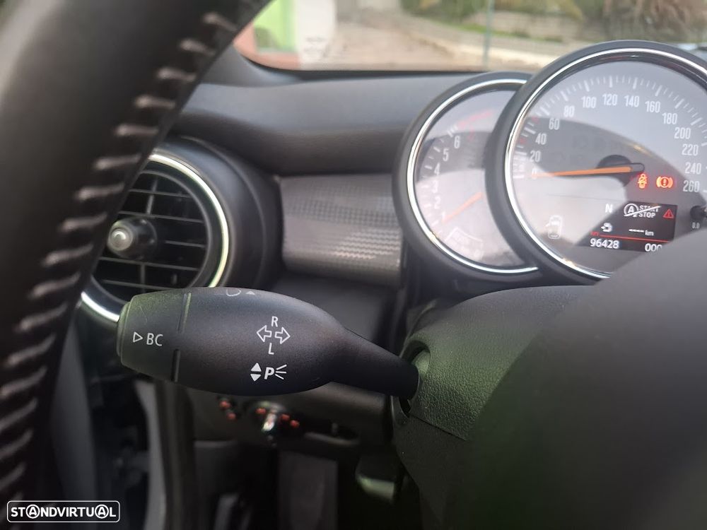 MINI Cabrio Cooper Essential - 32