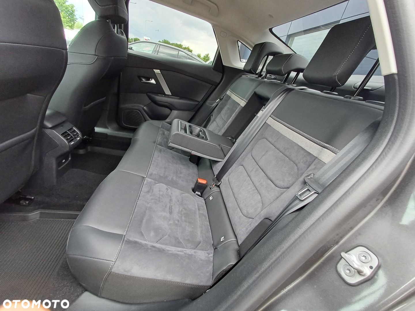 Citroën C4X 1.2 PureTech Max S&S EAT8 - 27