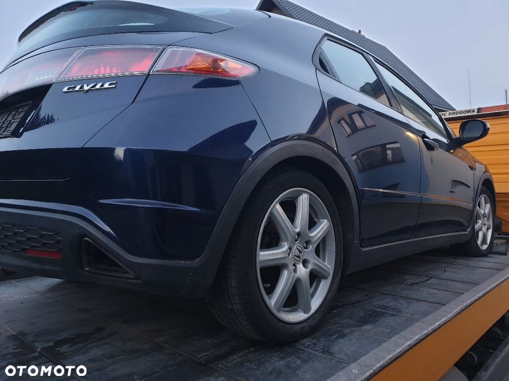 HONDA CIVIC - 1,8 - 2008r - na części - wyrejestrowany - 2