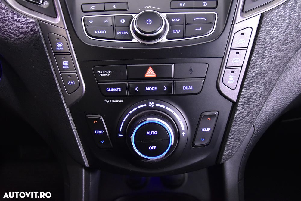 Hyundai Grand Santa Fe - 19