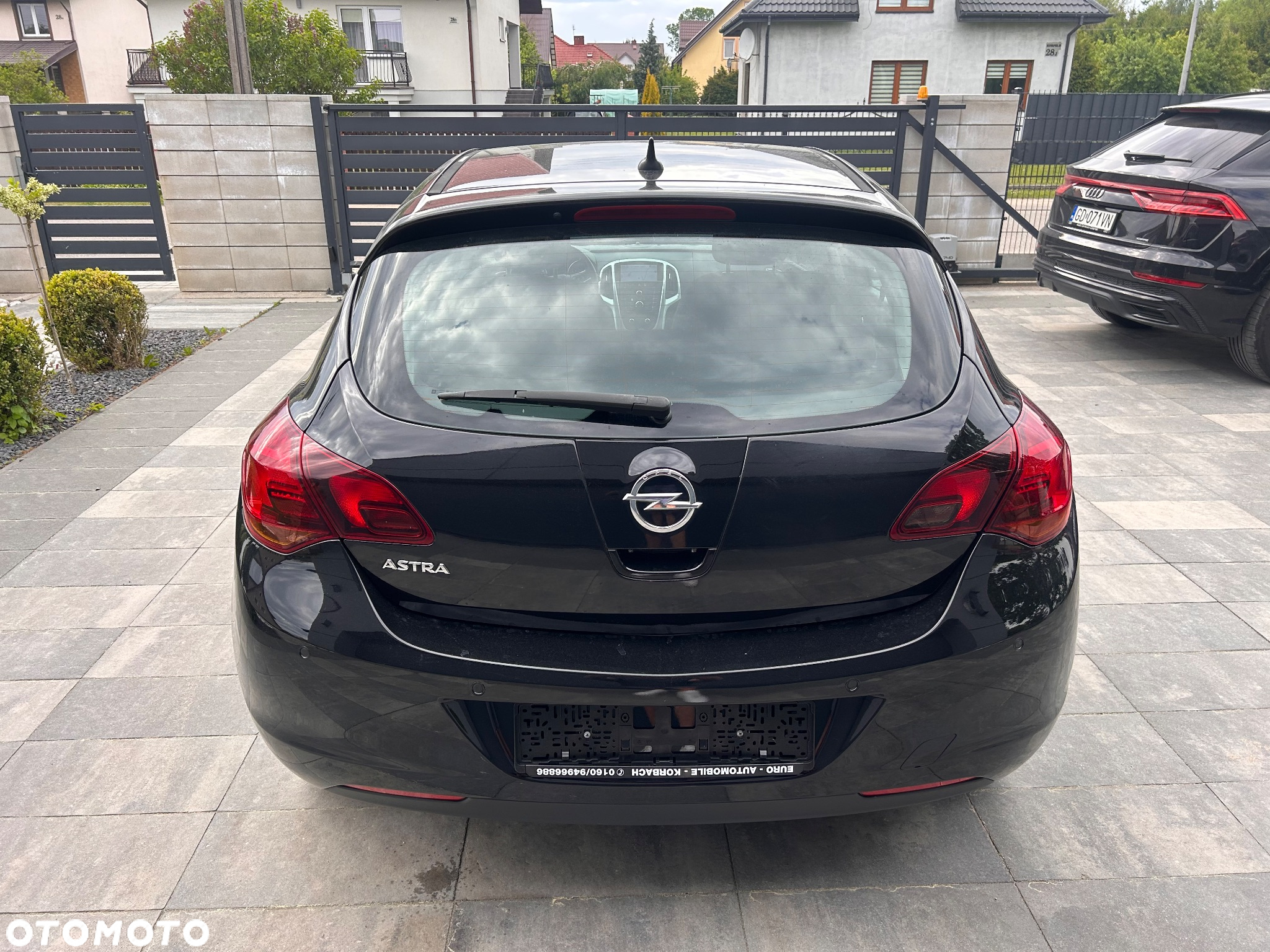 Opel Astra 1.6 Automatik Design Edition - 9