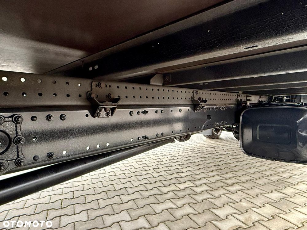 MAN TGM 15.290 / IZOTERMA / WINDA / 18 PALET / AUTOMAT / SYPIALKA / NISKI PRZEBIEG / 2017 ROK / KONTENER - 17