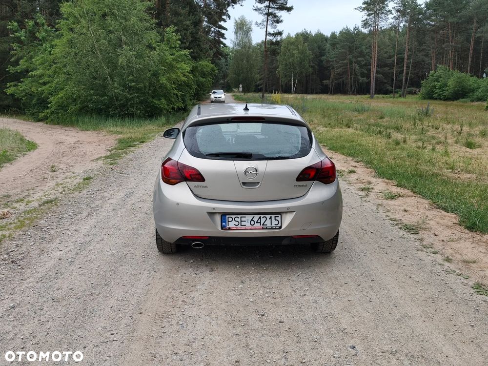 Opel Astra 1.4 Turbo Exklusiv - 6