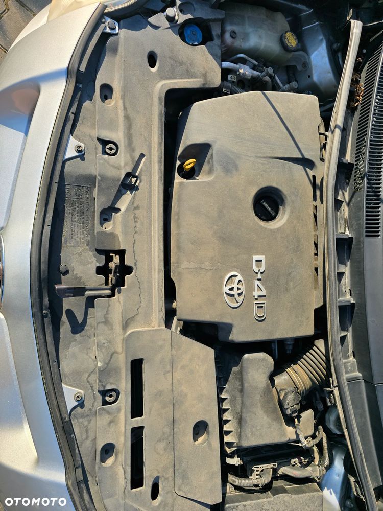 Toyota Auris 2.0 D-4D 2010 - 18