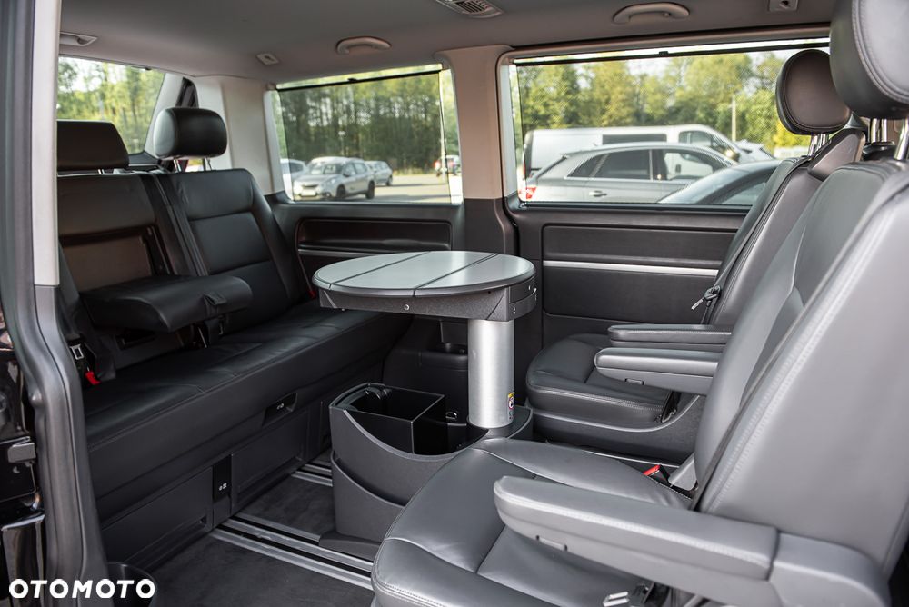 Volkswagen Multivan - 25