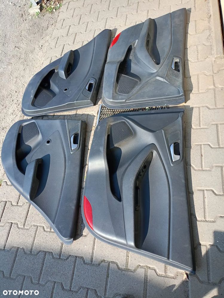 BOCZEK TAPICERKA DRZWI PRZÓD  HYUNDAI I20 II - 2