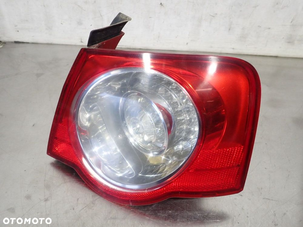 LAMPA PRAWA TYLNA VOLKSWAGEN PASSAT B6 3C5945096C - 2