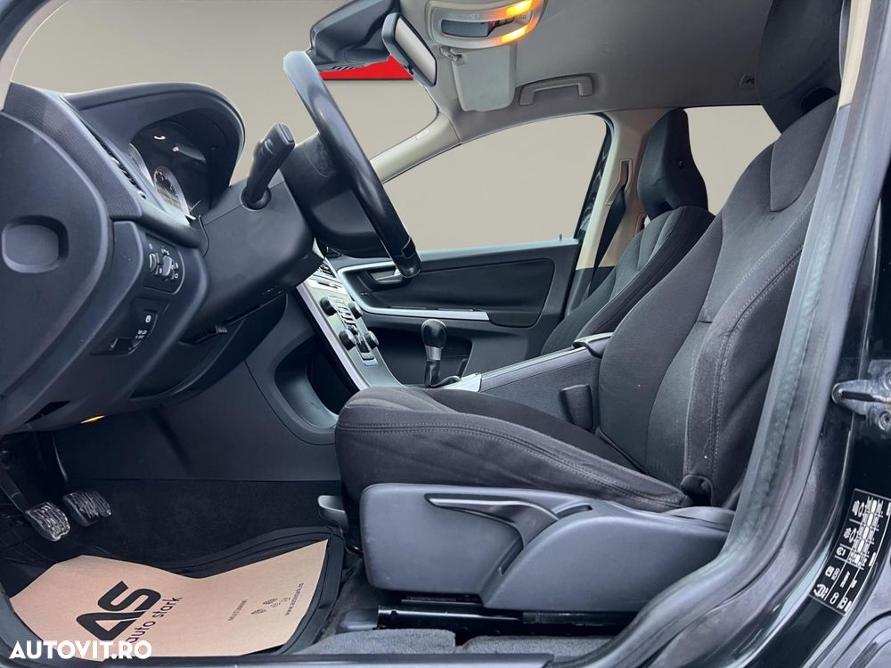 Volvo XC 60 DRIVe Momentum - 13