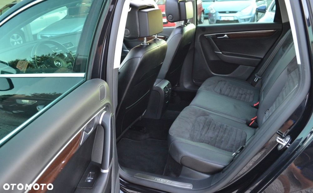 Volkswagen Passat - 8
