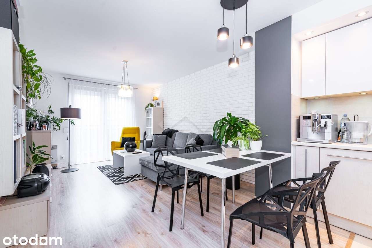 3 pokoje, duży balkon, m.postojowe w garażu, tramwaj 150m, autobus