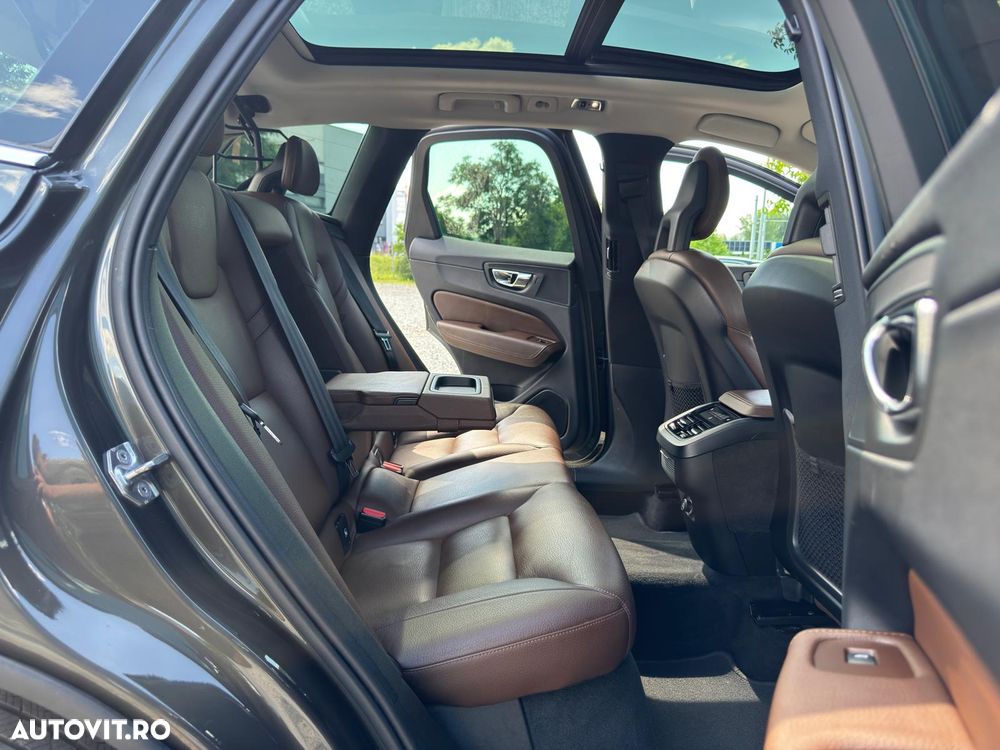 Volvo XC 60 D5 AWD Geartronic Inscription - 34