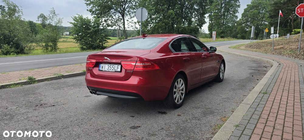 Jaguar XE 2.0 D AWD Prestige - 6