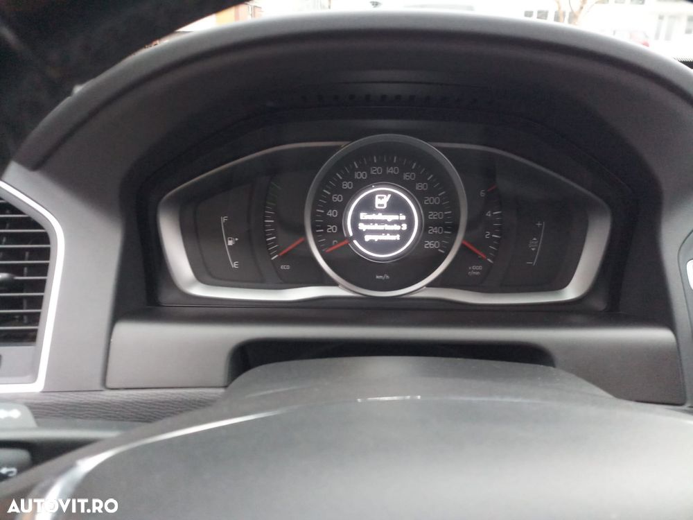 Volvo XC 60 D4 AWD Momentum - 10