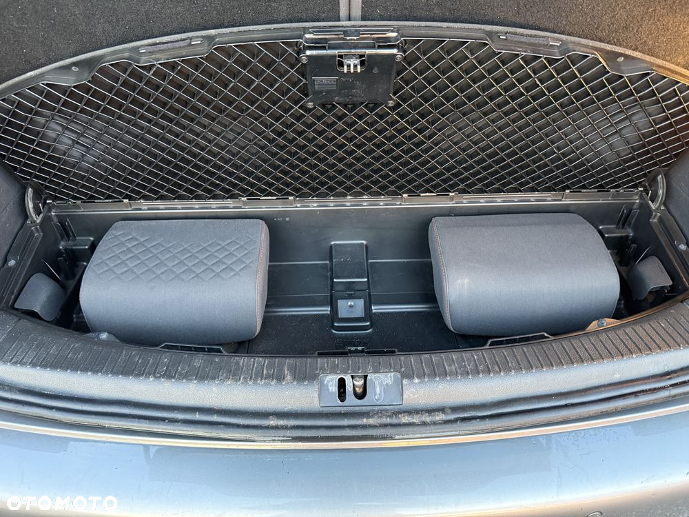 Volkswagen Touran 1.4 TSI Cross - 12