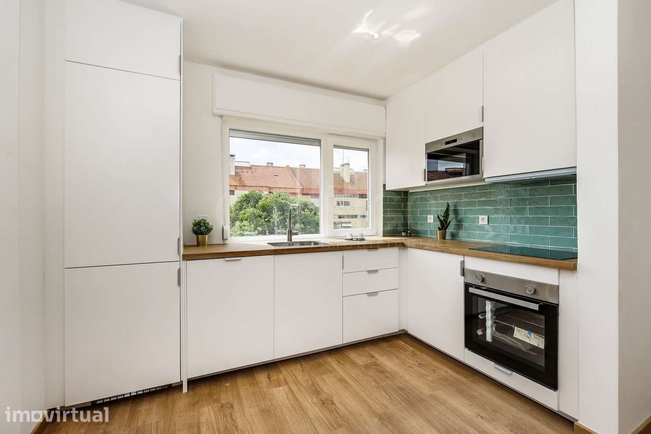 Apartamento t1 à venda na Rua Dom Dinis - Grande imagem: 2/26