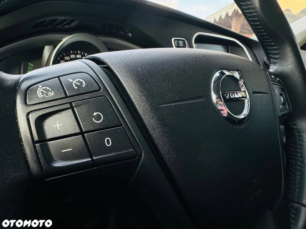 Volvo V40 T2 Drive-E Momentum - 38