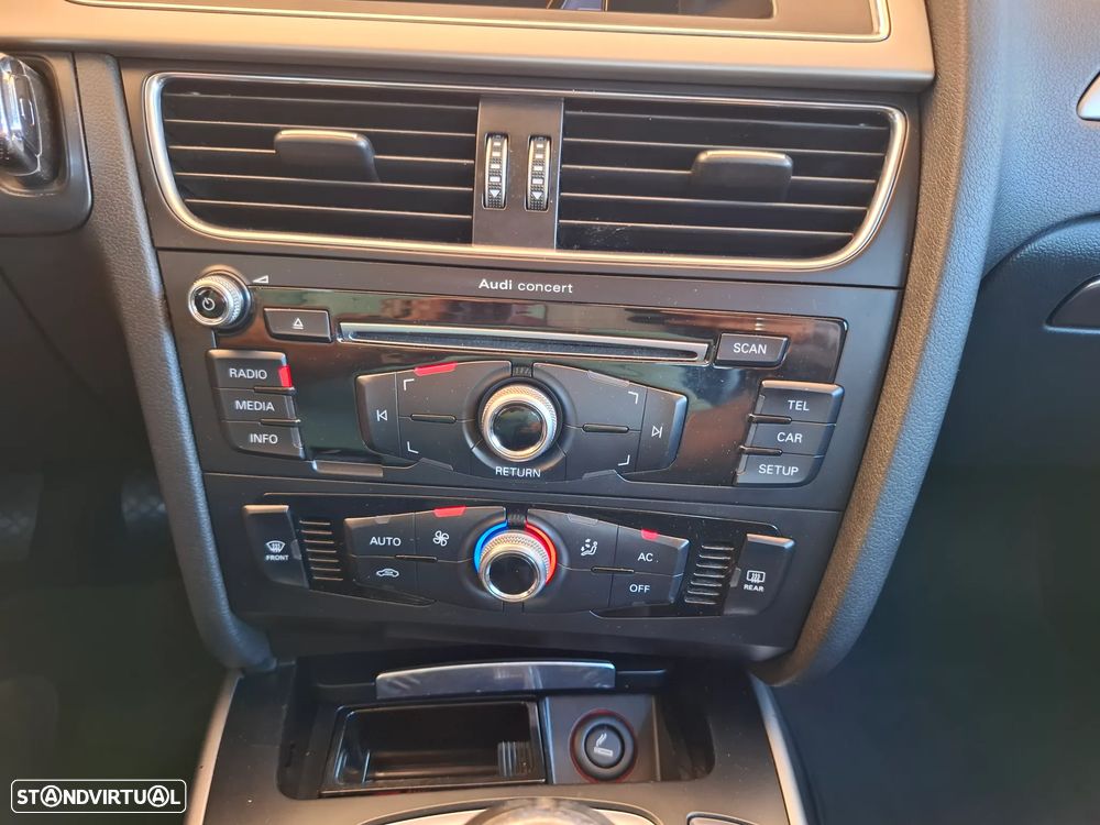 Audi A4 Avant 2.0 TDI Business Line - 32