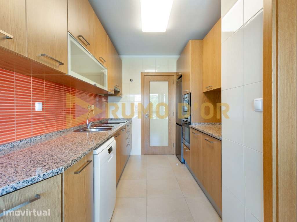 Apartamento T3 em D'el Rey - Alenquer | Arrecadação e Estacionament... - Grande imagem: 4/19