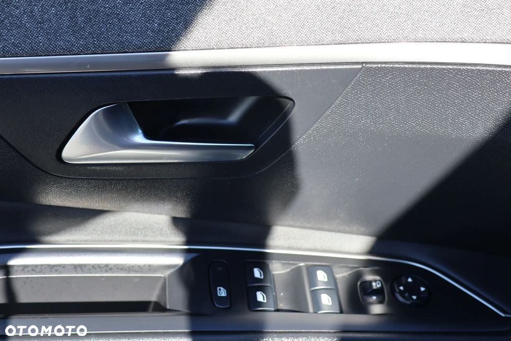 Peugeot 3008 1.6 PureTech GPF Allure S&S EAT8 - 15