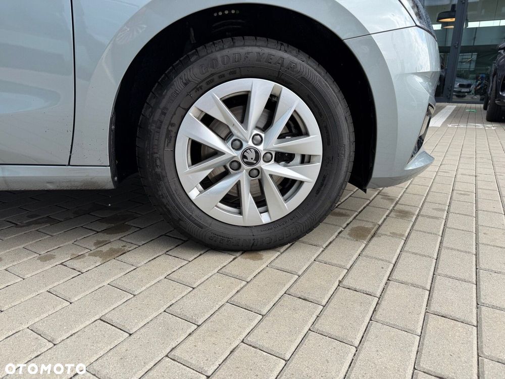 Skoda Fabia 1.0 TSI Drive - 32