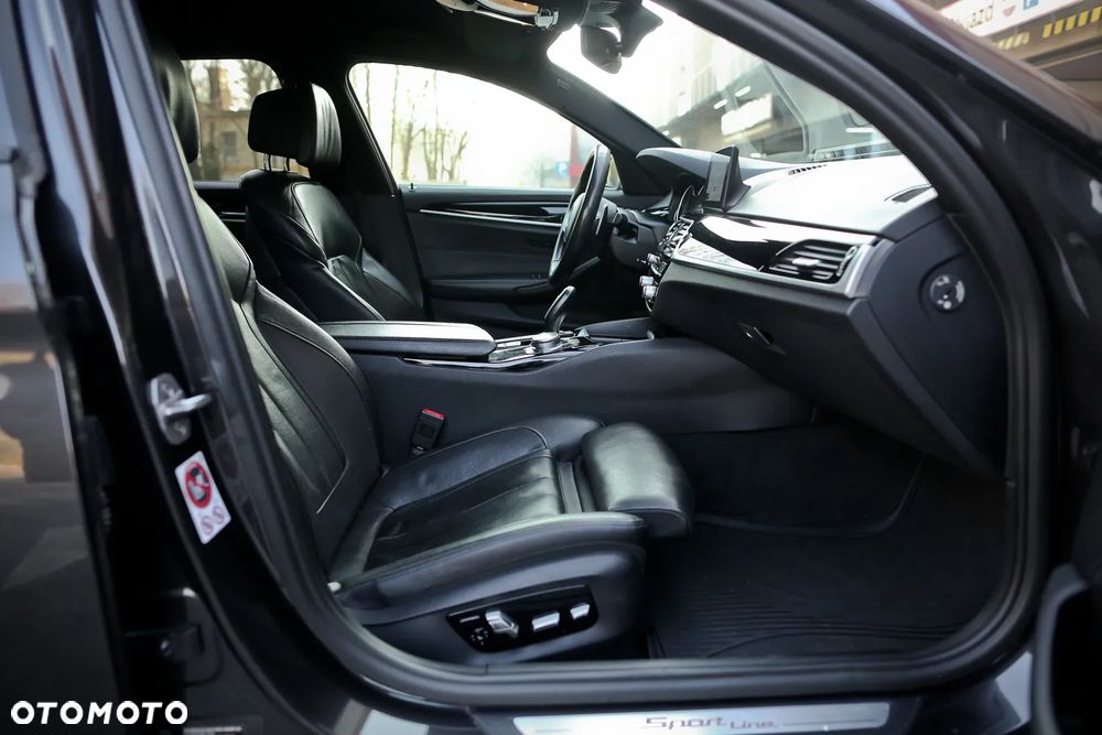 BMW Seria 5 520d Sport Line - 21