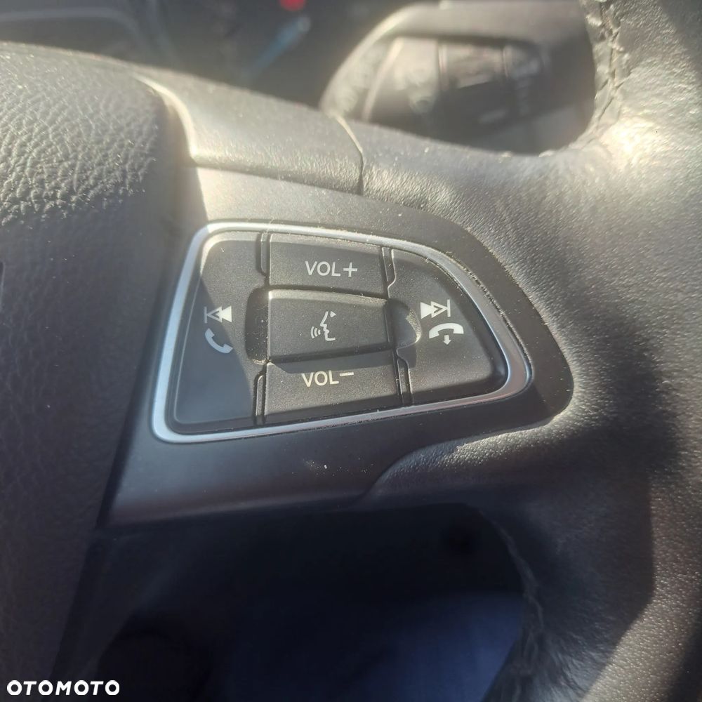 Ford Focus 1.0 EcoBoost Titanium - 16