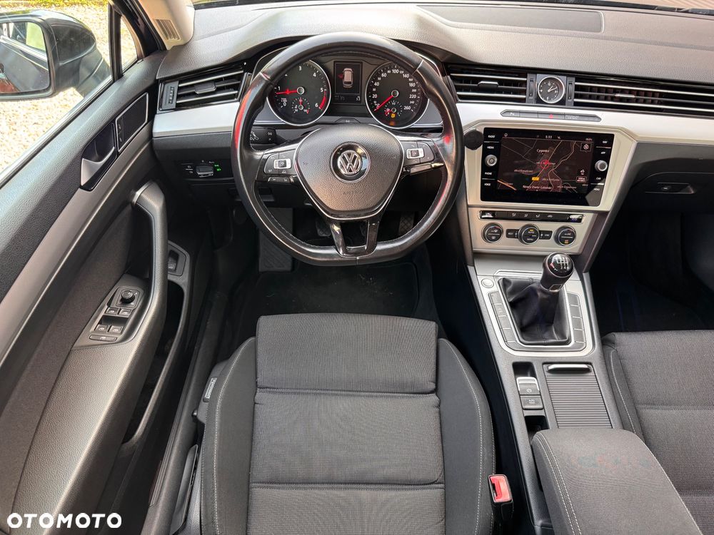 Volkswagen Passat 2.0 TDI (BlueMotion Technology) Comfortline - 33