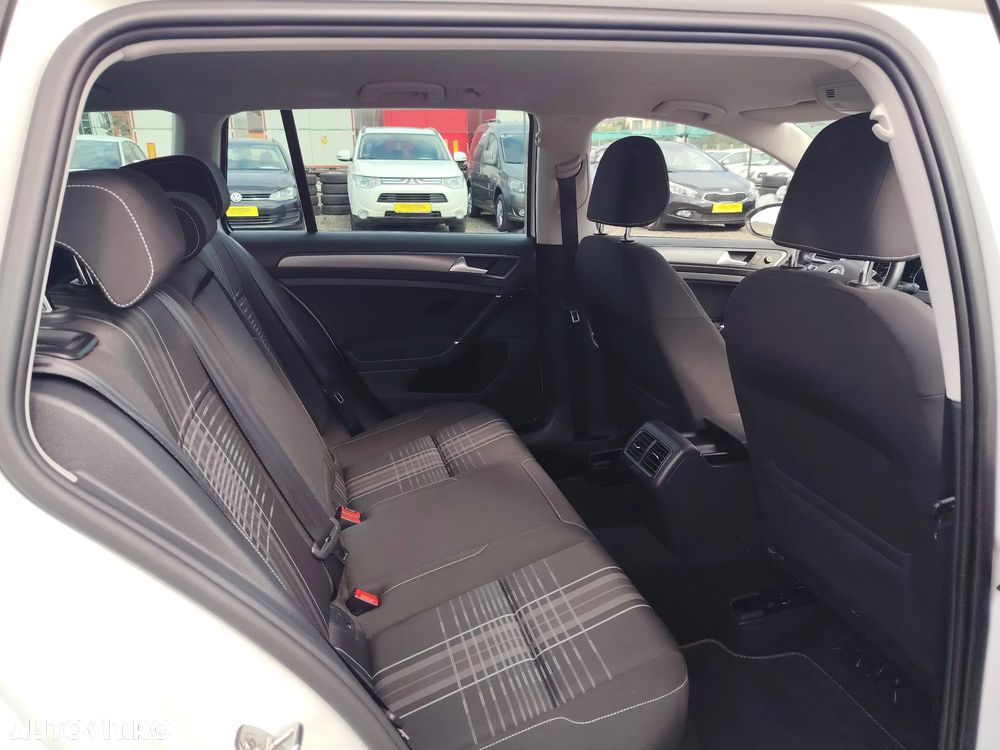 Volkswagen Golf 1.6 TDI BlueMotion Technology Lounge - 7