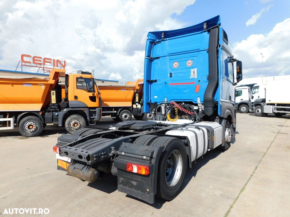 Mercedes-Benz Actros - 3