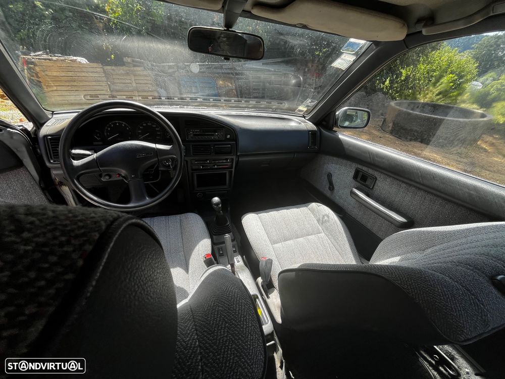 Toyota Corolla Liftback 1.3 - 8