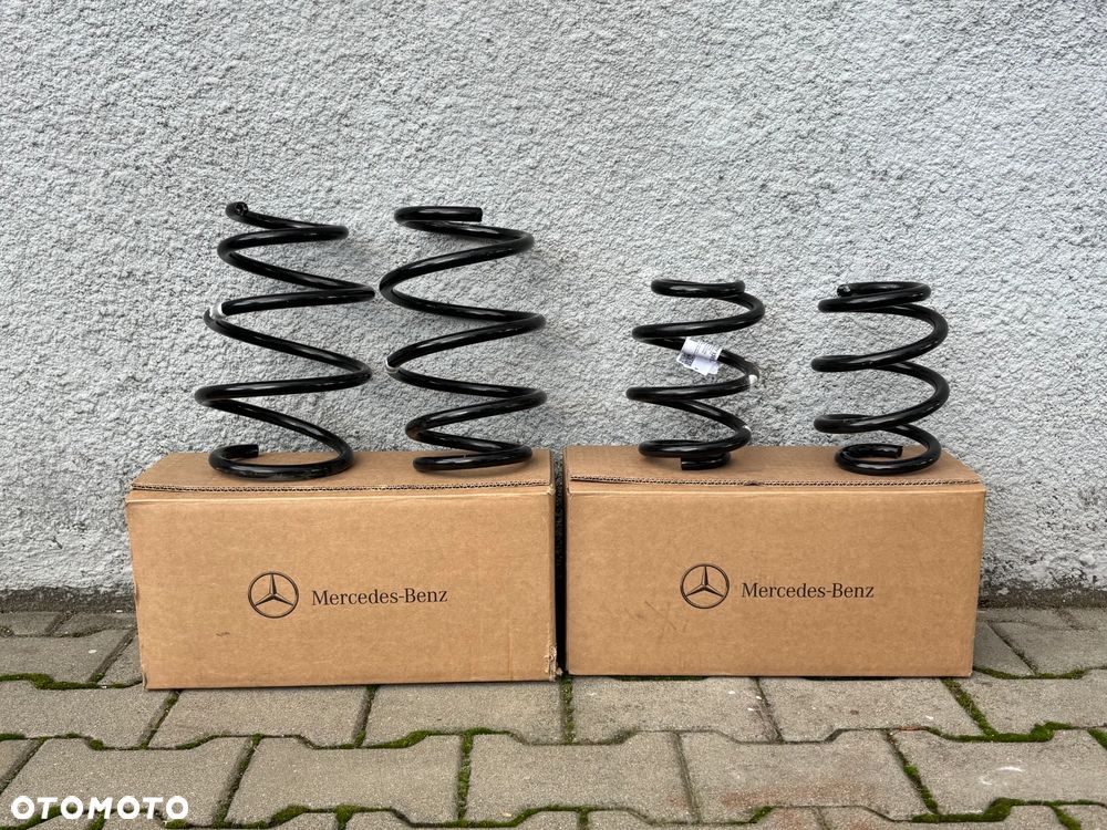 Komplet sprężyn OE Mercedes A45S - 1