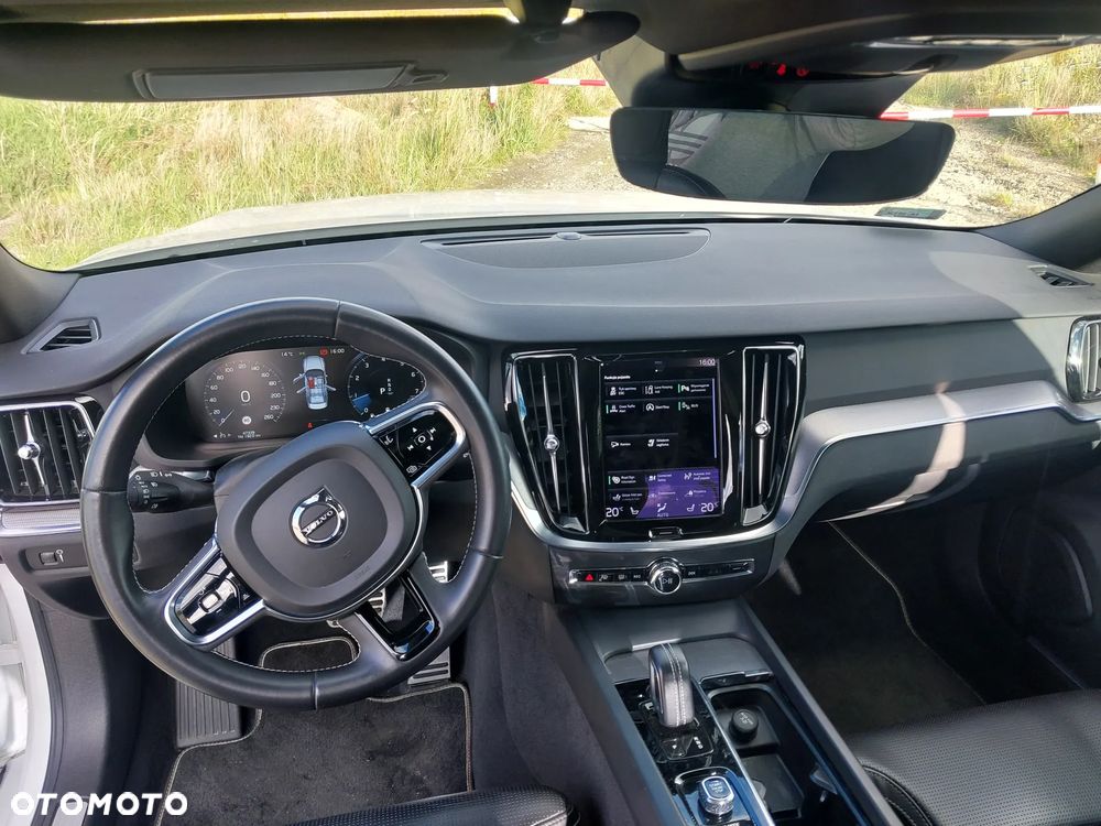 Volvo S60 B5 B R-Design - 13