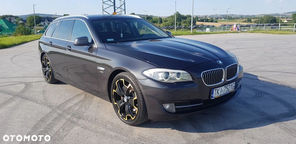 BMW Seria 5 525d xDrive - 12