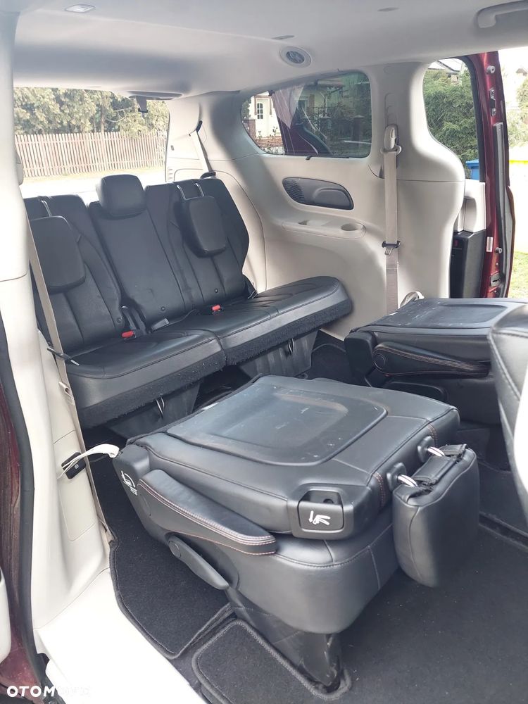 Chrysler Pacifica - 14