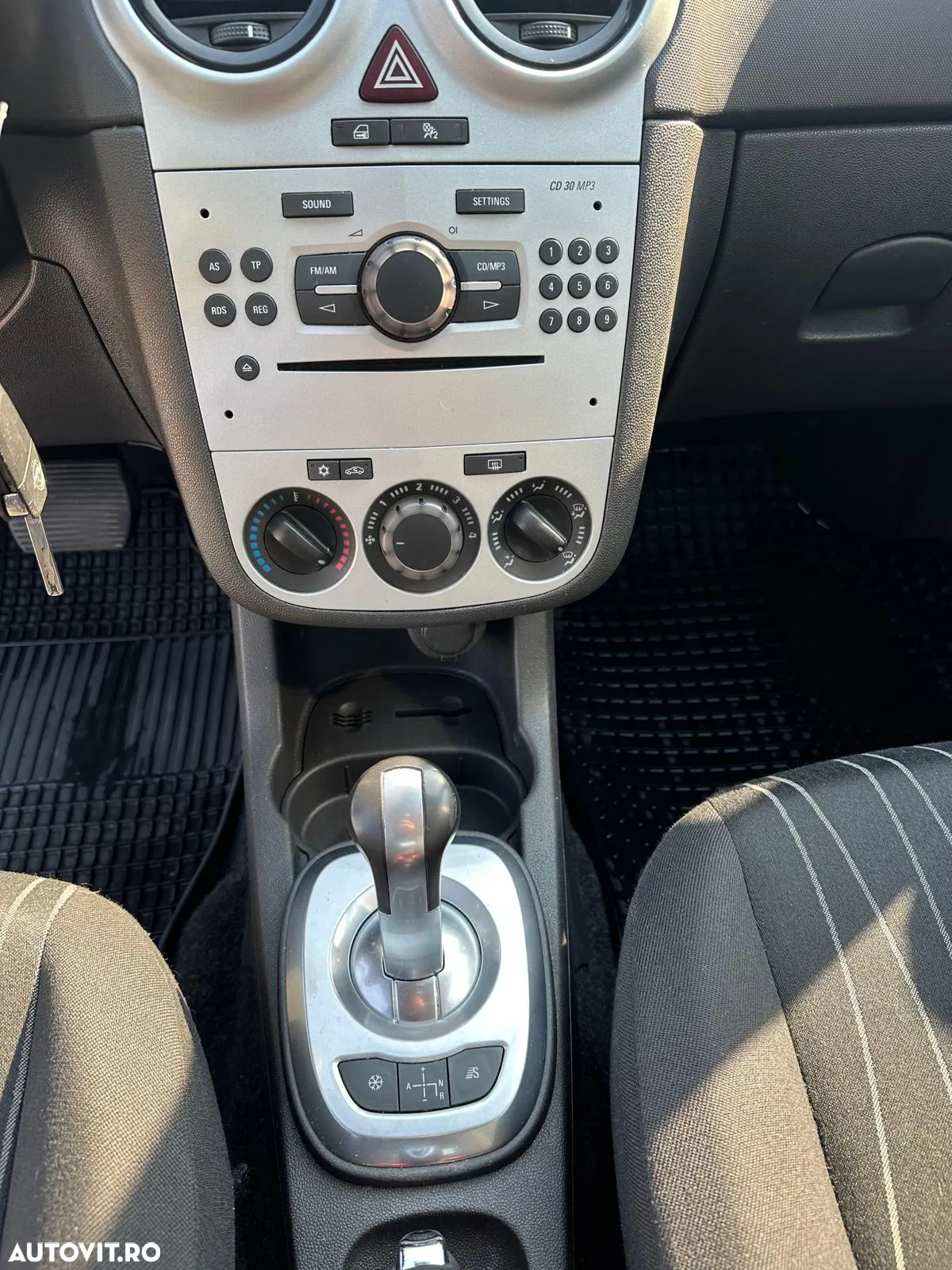 Opel Corsa 1.2i Easytronic Essentia - 6