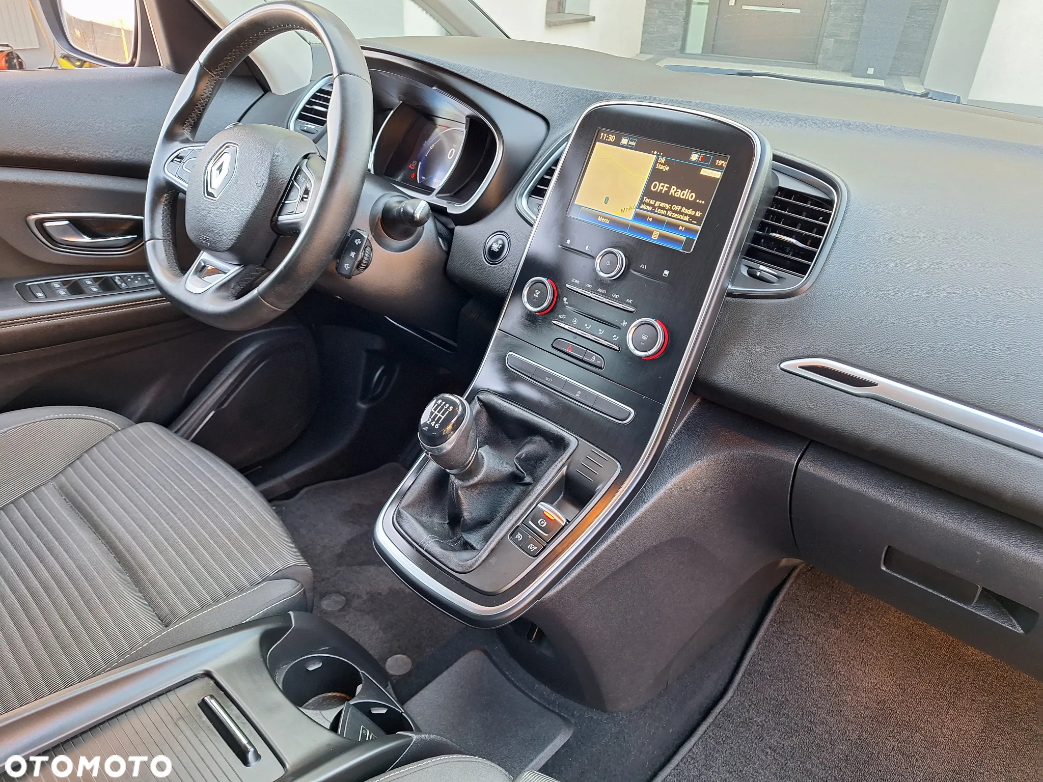 Renault Scenic BLUE dCi 120 LIMITED - 8