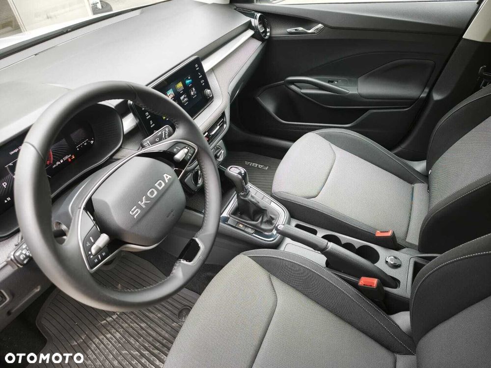 Skoda Fabia 1.0 TSI Selection DSG - 9