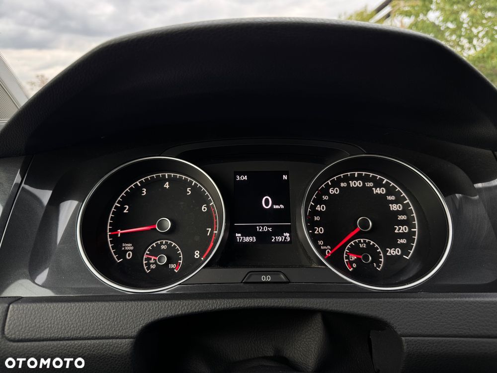 Volkswagen Golf - 11