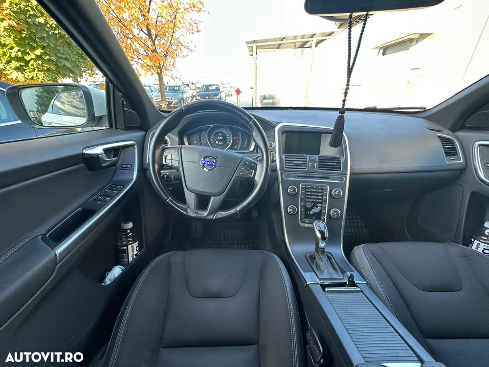 Volvo XC 60 2.4D AWD Kinetic - 8