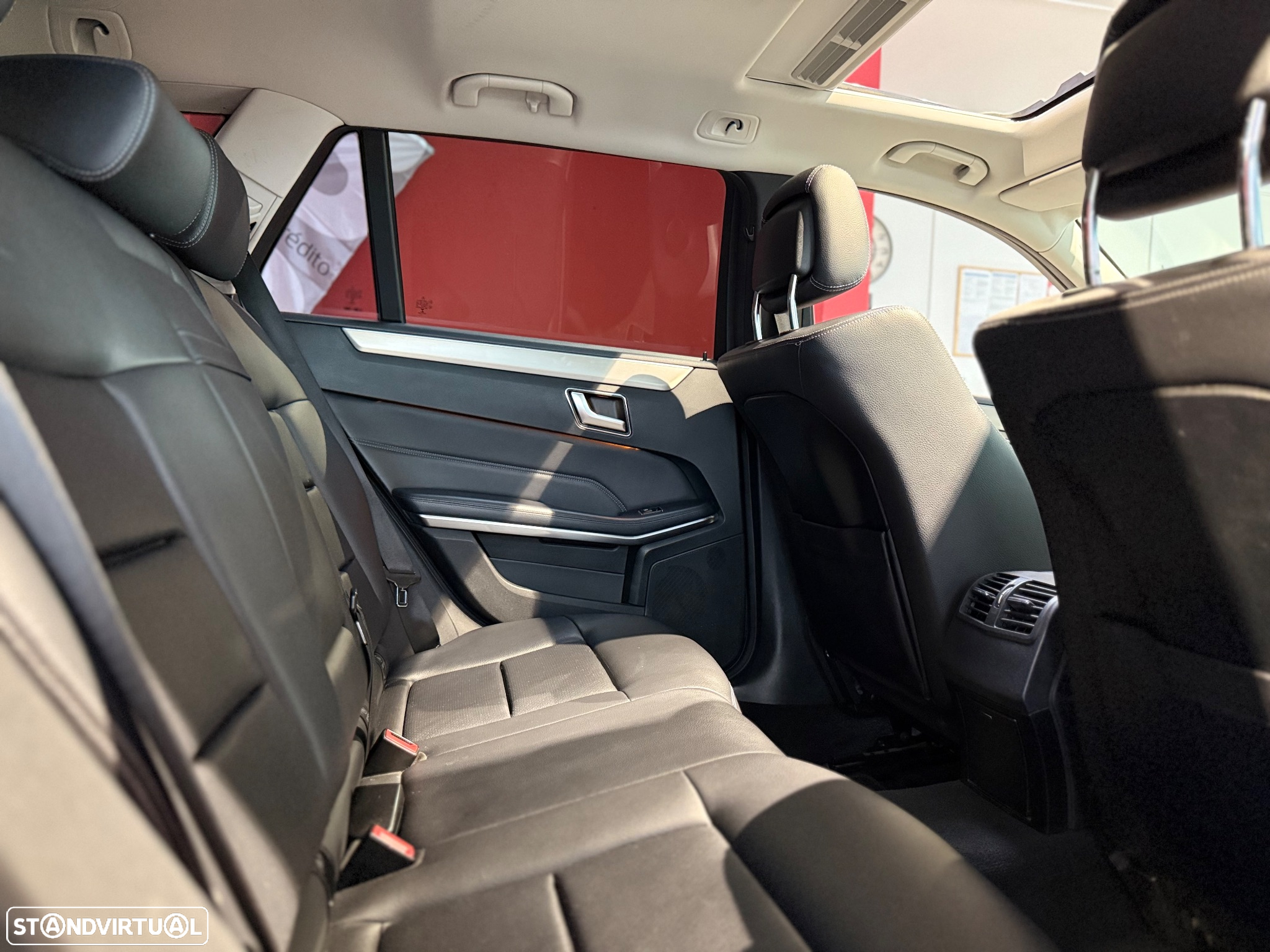 Mercedes-Benz E 300 Bluetec Hybrid Avantgarde - 17