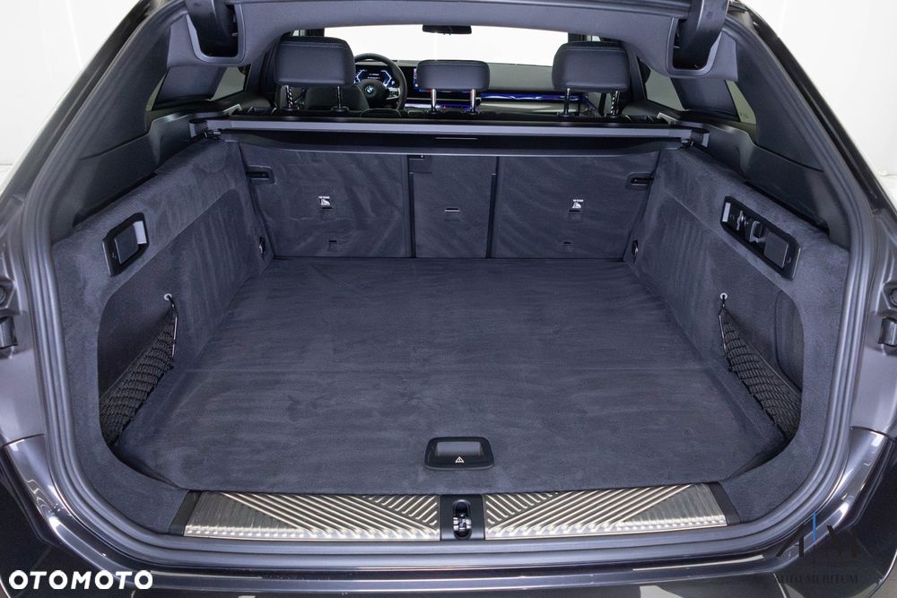 BMW Seria 5 520d xDrive - 32