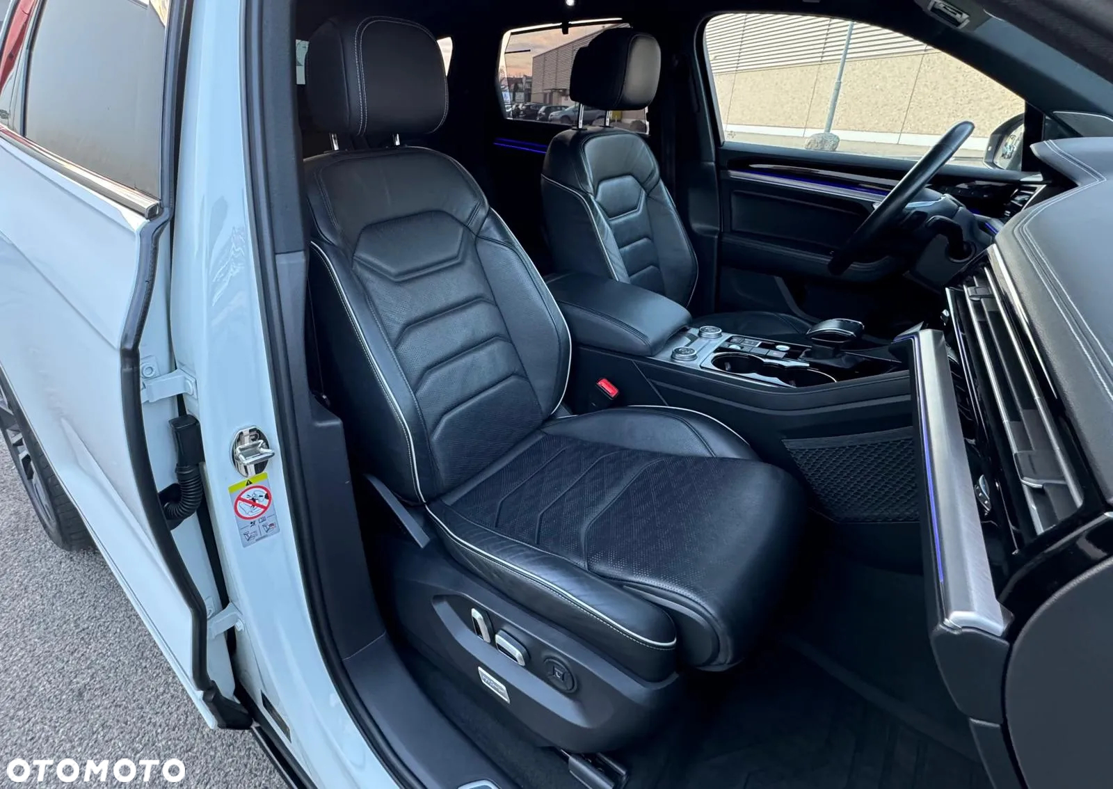 Volkswagen Touareg 3.0 V6 TDI SCR 4Mot R-Line - 13