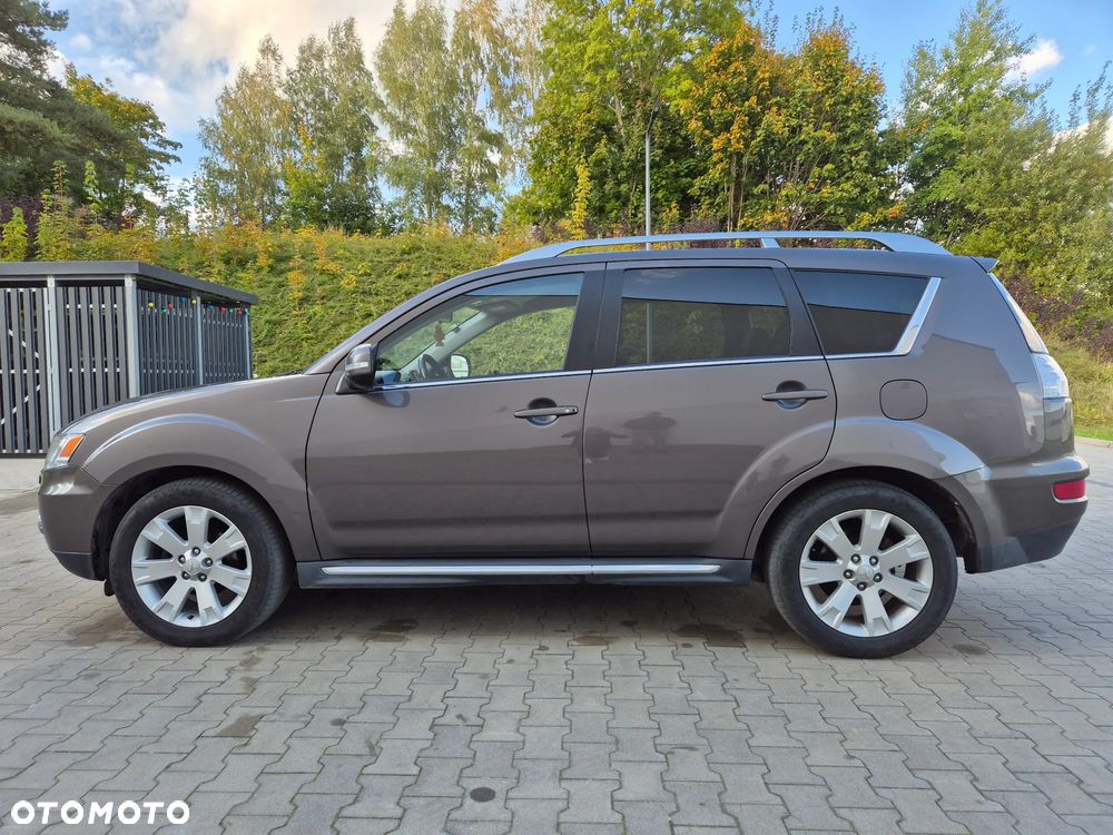 Mitsubishi Outlander - 4
