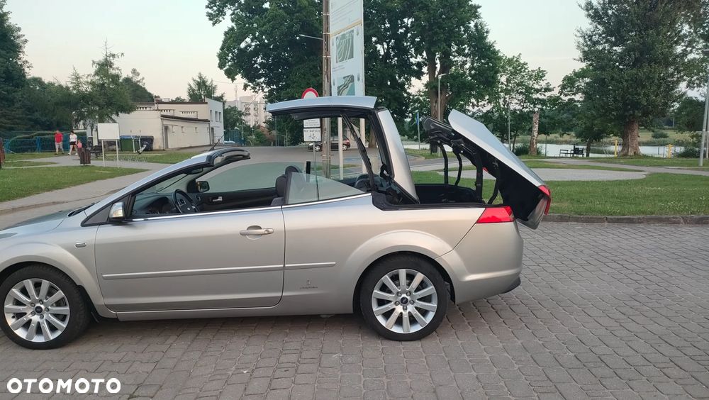 Ford Focus 2.0 16V Titanium - 17
