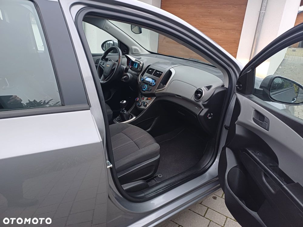 Chevrolet Aveo 1.2 LT - 10